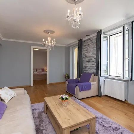 Anna Apartment