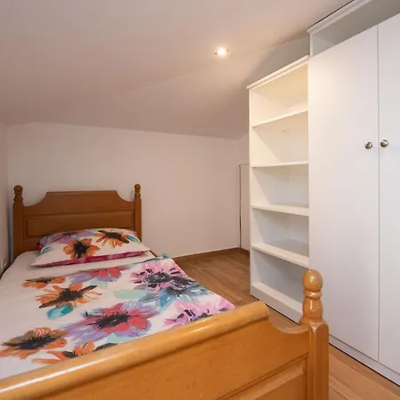 Apartment Anna Icici
