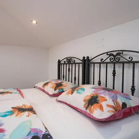 Anna Apartment